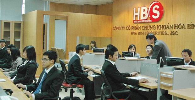 HBS trở lại đường đua thị phần môi giới